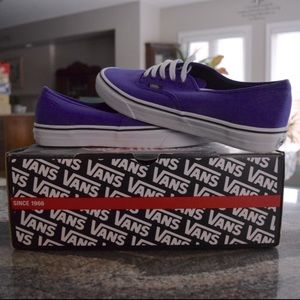 Vans Authentic Canvas Shoes !